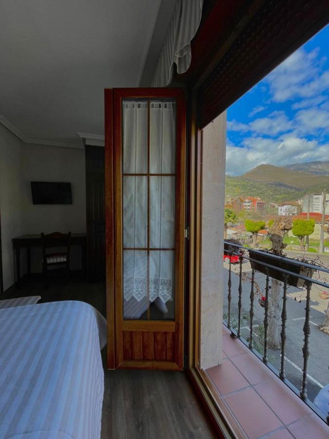 Hotel Rural El Torrejon Arenas De Cabrales Bagian luar foto