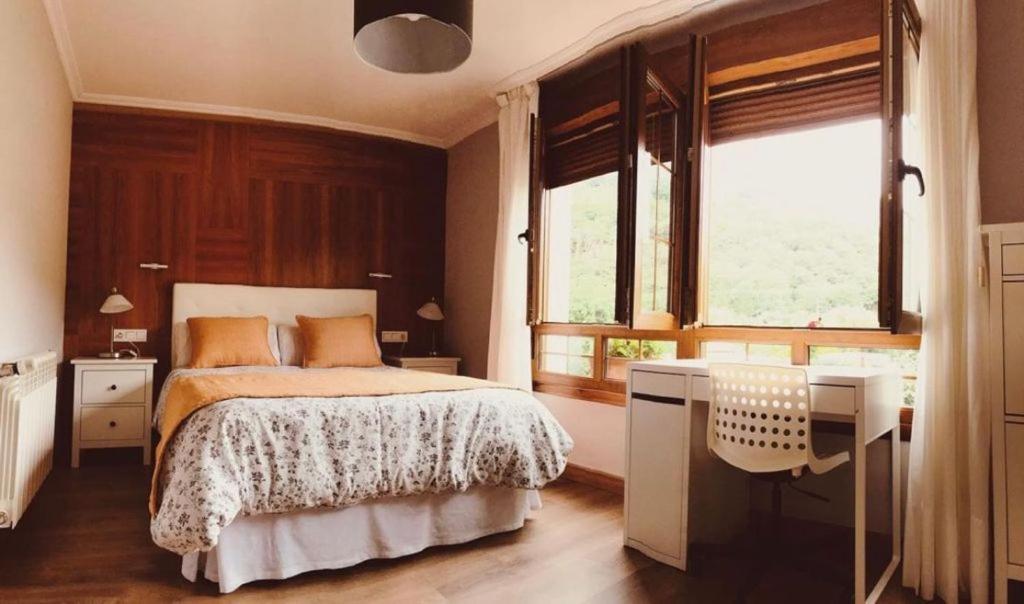 Hotel Rural El Torrejon Arenas De Cabrales Bagian luar foto