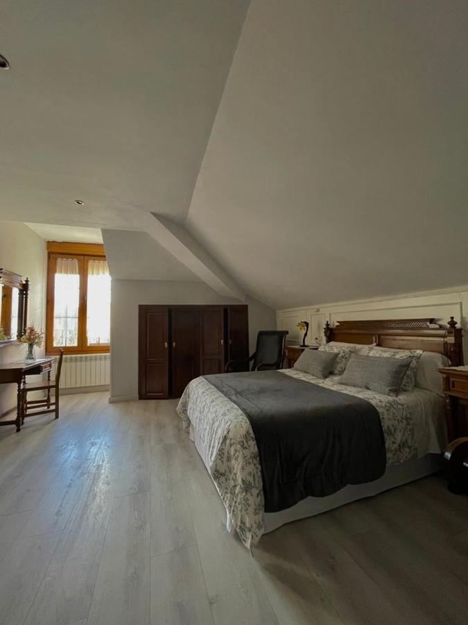 Hotel Rural El Torrejon Arenas De Cabrales Bagian luar foto