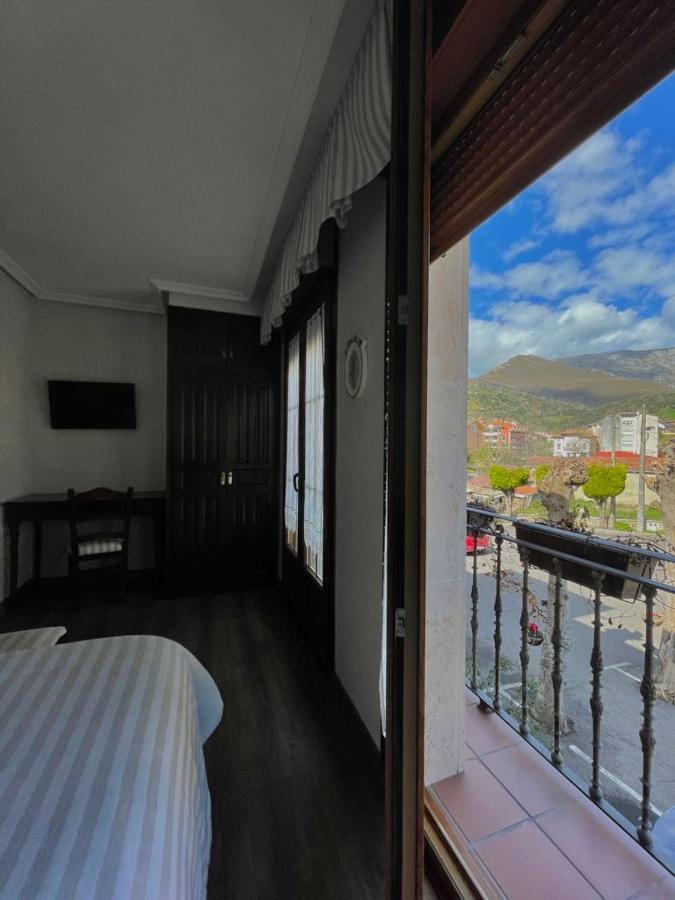 Hotel Rural El Torrejon Arenas De Cabrales Bagian luar foto