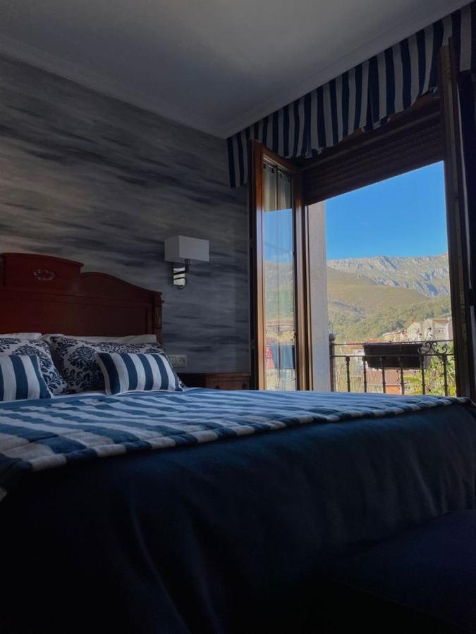 Hotel Rural El Torrejon Arenas De Cabrales Bagian luar foto