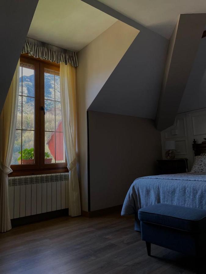 Hotel Rural El Torrejon Arenas De Cabrales Bagian luar foto