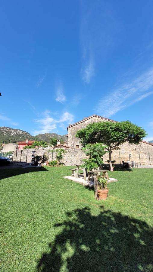 Hotel Rural El Torrejon Arenas De Cabrales Bagian luar foto