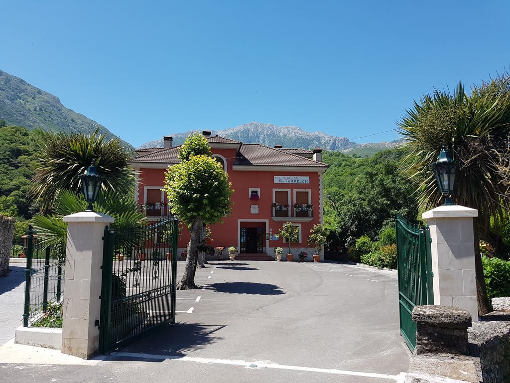 Hotel Rural El Torrejon Arenas De Cabrales Bagian luar foto